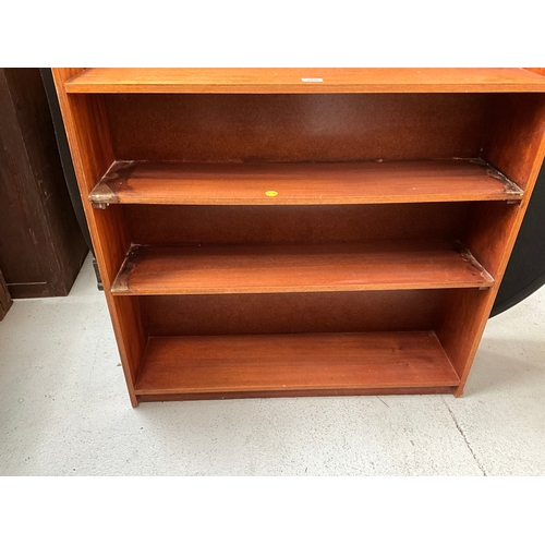 468 - VINTAGE TEAK STYLE OPEN BOOKCASE H36