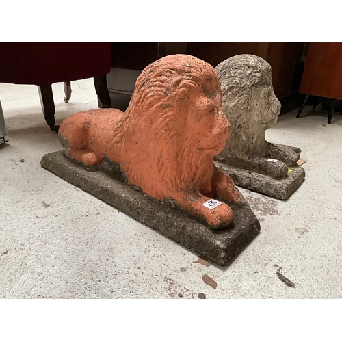 476 - PAIR OF VINTAGE CONCRETE LION GARDEN ORNAMENTS A/F H15