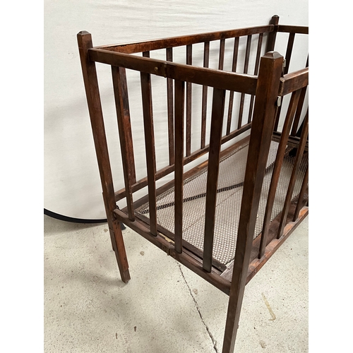 477 - VINTAGE FOLDING COT H42