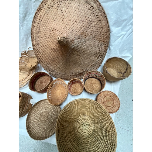 15 - *******lot withdrawn by vendor******QTY OF WICKER VINTAGE BASKETS, HATS, LAMPSHADES (ITEM 160)