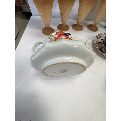 18 - *******lot withdrawn by vendor******BOX OF CHINA TO INCLUDE TEAPOTS, 4 ITALIAN GLASS ICE CREAM CONES... 