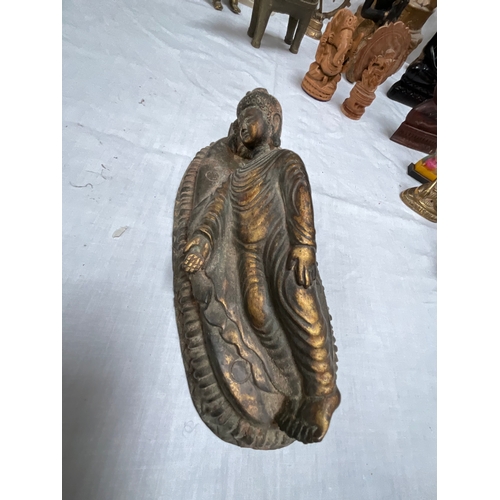 39 - *******lot withdrawn by vendor******BOX OF ORIENTAL FIGURES, BUDDHAS AND PAIR OF ORIENTAL WEIGHTED C... 