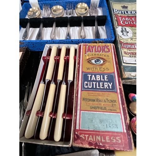 40 - *******lot withdrawn by vendor******BOX OF VINTAGE CUTLERY TO INCLUDE CASED EXAMPLES (ITEM 112)