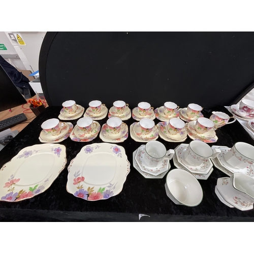 61 - 2 BOXES OF CHINA TO INCLUDE JOHNSONS BROS DINNER SERVICE, HAND PAINTED TEA SET