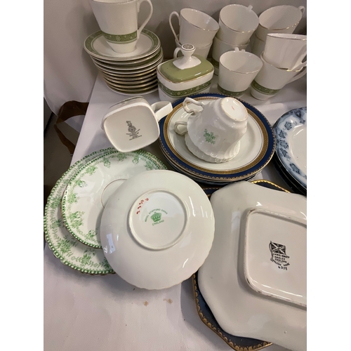 72 - *******lot withdrawn by vendor******2 BOXES OF CHINA TO INCLUDE VICTORIAN BLUE & WHITE, ROYAL DOULTO... 