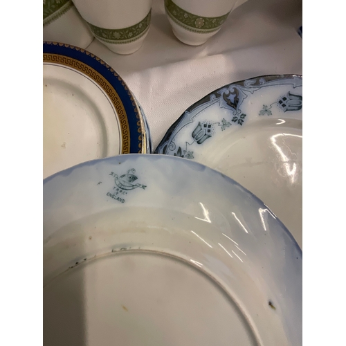 72 - *******lot withdrawn by vendor******2 BOXES OF CHINA TO INCLUDE VICTORIAN BLUE & WHITE, ROYAL DOULTO... 