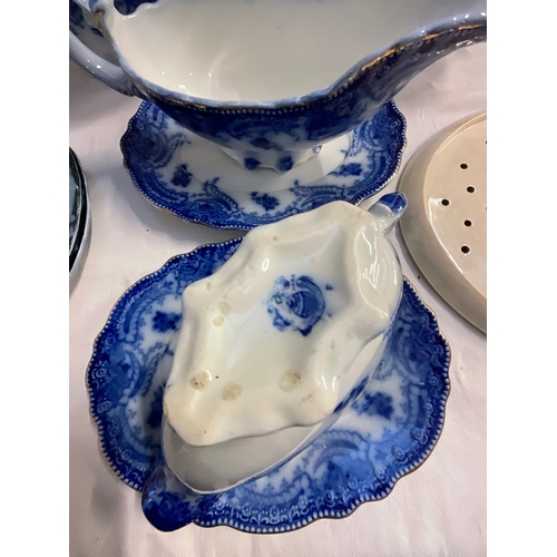 72 - *******lot withdrawn by vendor******2 BOXES OF CHINA TO INCLUDE VICTORIAN BLUE & WHITE, ROYAL DOULTO... 