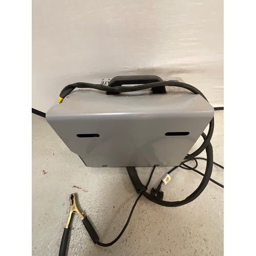 123 - PORTABLE MIG WELDER