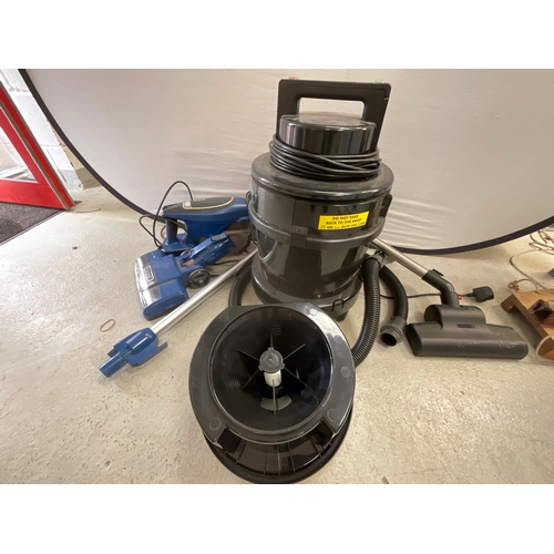 124 - VAX WET & DRY CYLINDER HOOVER COMPLETE WITH ATTACHEMENTS