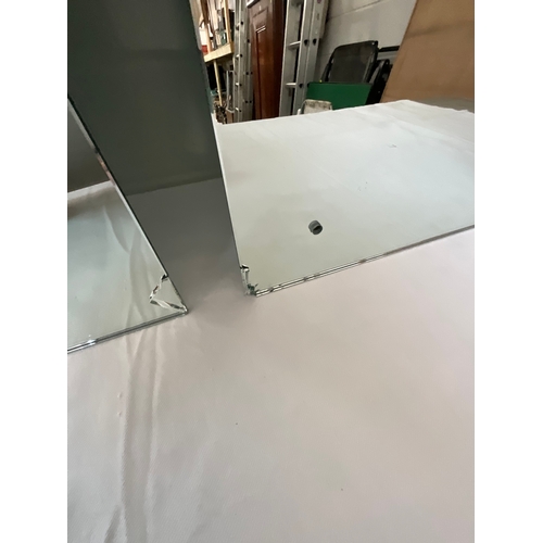 134 - FOLDING GLASS SCREEN, 3 WALL MIRRORS - LARGEST MIRROR H54