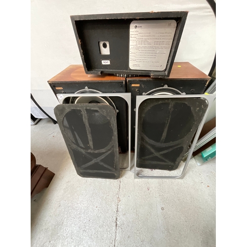 150 - 2 LARGE SPEAKERS H36