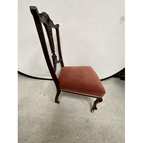 174 - EDWARDIAN MAHOGANY NURSING CHAIR WITH UPHOLSTERED SEAT ON ORIGINAL BRASS CASTORS - SEAT HEIGHT 13