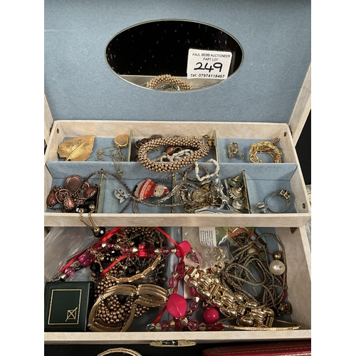 249 - LARGE COLLECTION OF COSTUME JEWELLERY TO INCLUDE BROOCHES, BANGLES, EARRINGS, WATCHES ETC