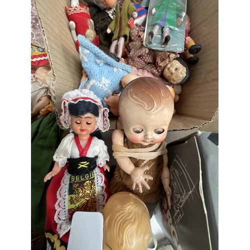 286 - *******lot withdrawn by vendor******2 BOXES OF VINTAGE TOYS AND DOLLS (ITEM 128,144)