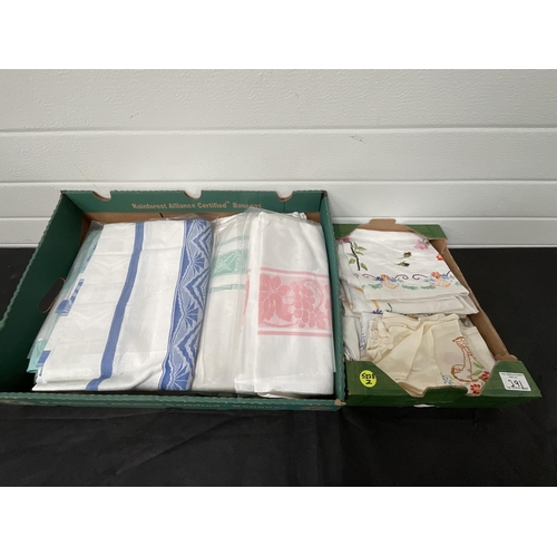 291 - *******lot withdrawn by vendor******2 BOXES OF VINTAGE LINEN TO INCLUDE EMBROIDERED ITEMS ETC (ITEM ... 