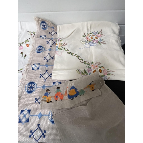 291 - *******lot withdrawn by vendor******2 BOXES OF VINTAGE LINEN TO INCLUDE EMBROIDERED ITEMS ETC (ITEM ... 