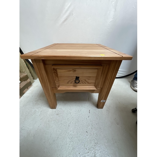 300 - MEXICAN PINE LAMP TABLE WITH DRAWER H21