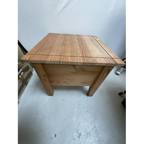 300 - MEXICAN PINE LAMP TABLE WITH DRAWER H21