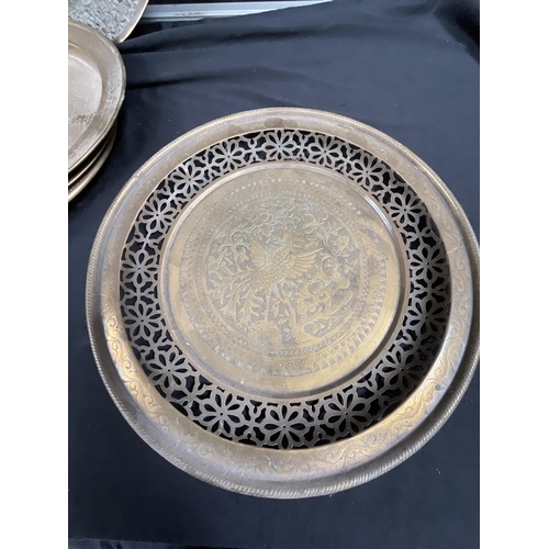 320 - *******lot withdrawn by vendor******QTY OF INDIAN BRASS TRAYS AND PLAQUES DIA 13.5