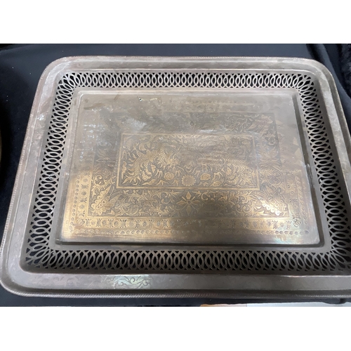 322 - *******lot withdrawn by vendor******QTY OF INDIAN BRASS TRAYS, PLAQUES AND PLATES - DIA 19