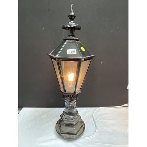 356 - REPRODUCTION METAL POST LAMP H19