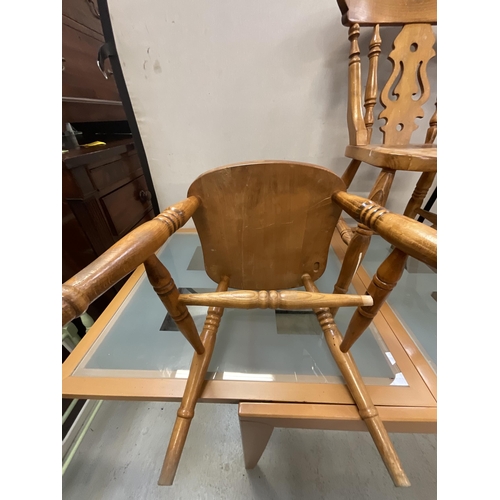 368 - MODERN BEECH GLASS TOPPED EXTENDING KITCHEN TABLE AND 4 BEECH FARMHOUSE CHAIRS H30