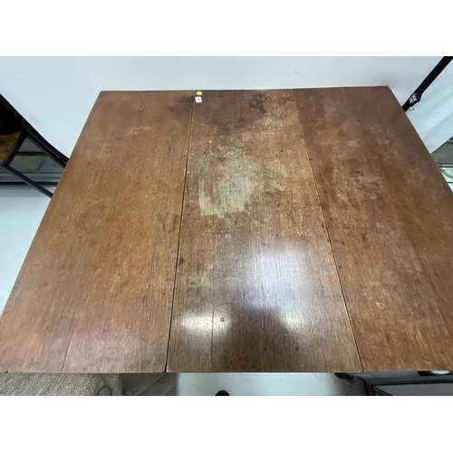 380 - GEORGAIN OAK DROP LEAF GATE LEG DINING TABLE H29