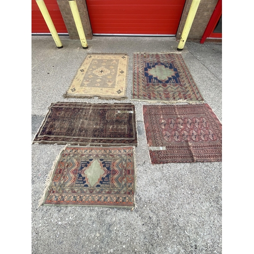 381 - *******lot withdrawn by vendor******5 VINTAGE CARPETS A/F - LARGEST 80