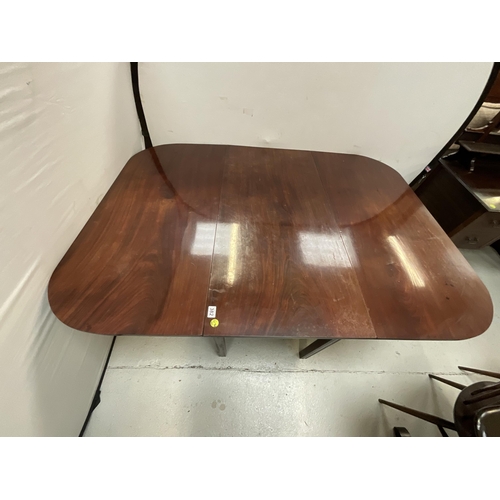 382 - GEORGAIN FLAMED MAHOGANY DROP LEAF GATE LEG DINING TABLE H29