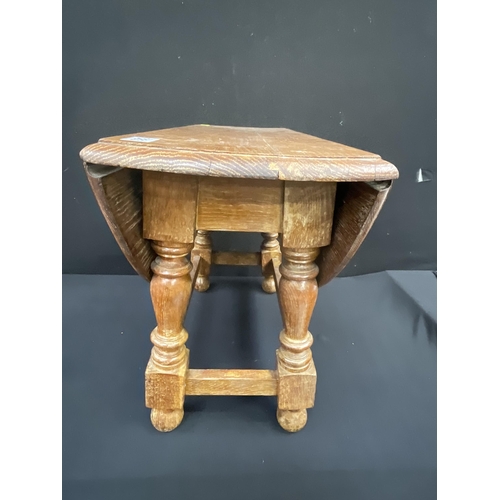 383 - MINIATURE OAK DROP LEAF SWIVEL TOP TABLE H19