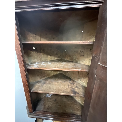 386 - GEORGIAN OAK CORNER CUPBOARD H40