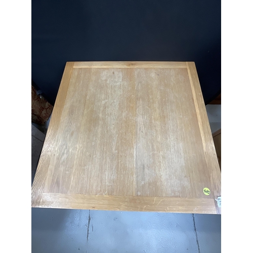 387 - MODERN OAK KITCHEN TABLE H31