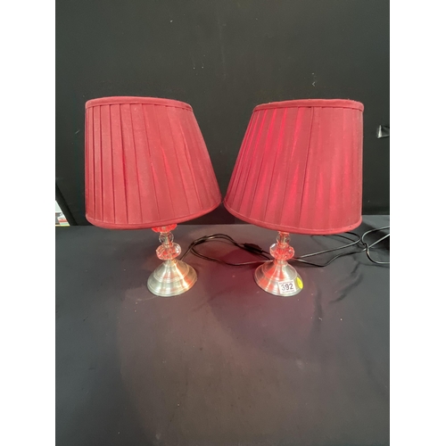 392 - 2 METAL BASED TABLE LAMPS COMPLETE WITH SHADES H14.5