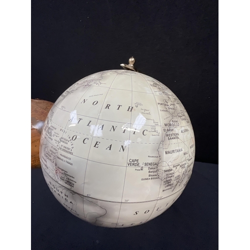 393 - 2 DESK WORLD GLOBES A/F H17.5