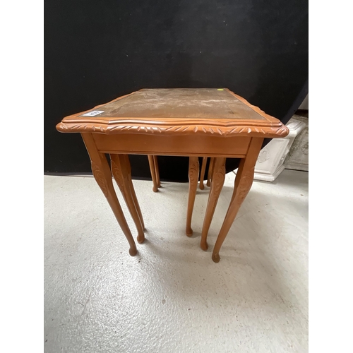 407 - REPRODUCTION YEWWOOD NEST OF 3 TABLES WITH GLASS TOPS H21.5