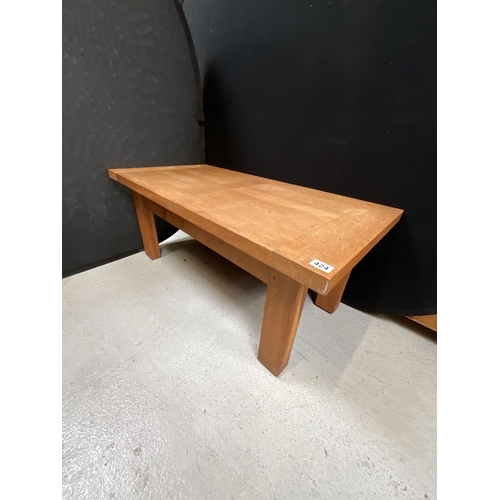 424 - MODERN OAK COFFEE TABLE H19.5