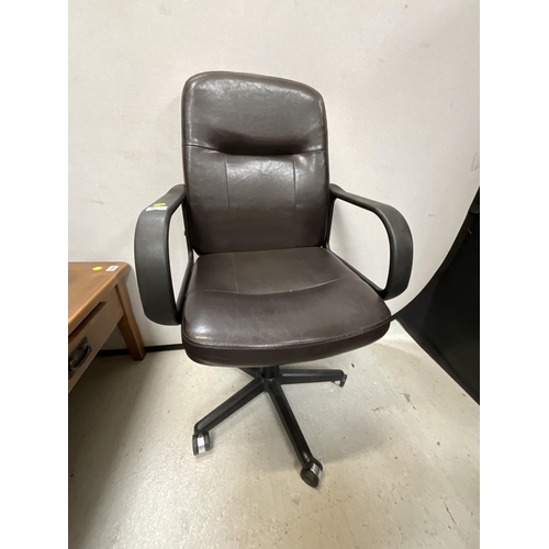 425 - MODERN BLACK/BROWN SWIVELL OFFICE CHAIR H40