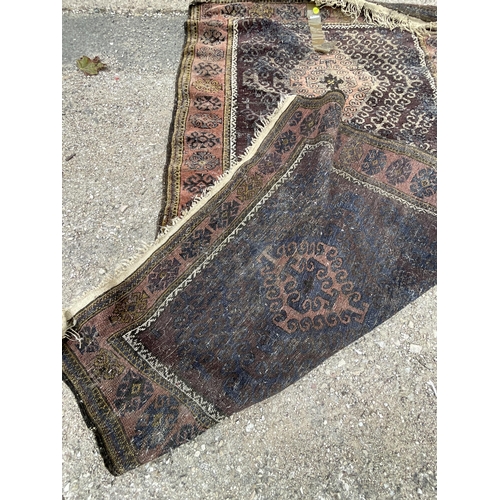 426 - *******lot withdrawn by vendor******4 VINTAGE CARPETS A/F
120