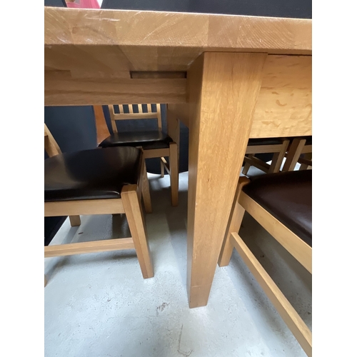 430 - MODERN LIGHT OAK EXTENDING DINING TABLE AND 8 MATCHING CHAIRS H30