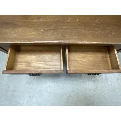 444 - MODERN OAK 4 DRAWER COFFEE TABLE H18