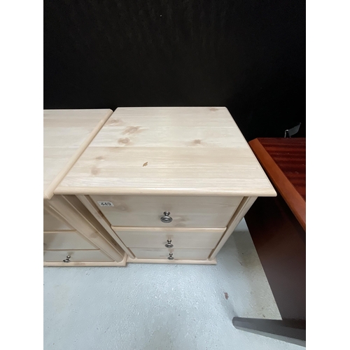 449 - MODERN PAIR OF 3 DRAWER BEDSIDE CHESTS H28