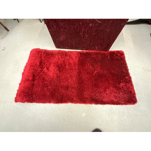 452 - RED FABRIC COVERED BLANKET BOX H18