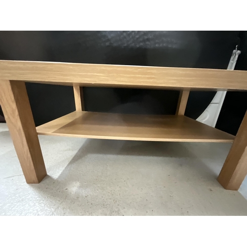 458 - MODERN OAK COFFEE TABLE H15