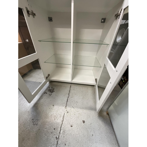 464 - MODERN WHITE 2 DOOR GLASS CABINET H38