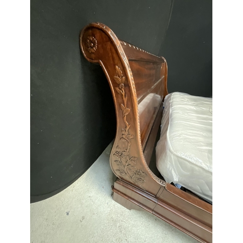 470 - REPRODUCTION 5FT MAHOGANY SLIEGH BED WITH 4'6 MATTRESS