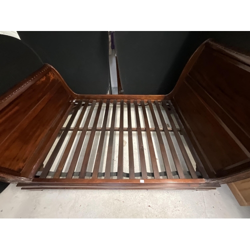 470 - REPRODUCTION 5FT MAHOGANY SLIEGH BED WITH 4'6 MATTRESS