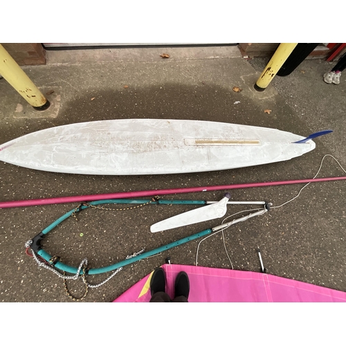 471 - SAILBOARD,VARIOUS SAILS ETC