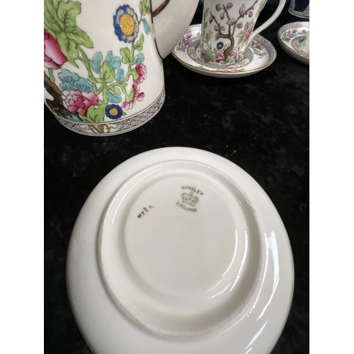 82 - BOX OF CHINA TO INCLUDE COLLECTION OF JASPER WEDGEWOOD, AYNSLEY INDIAN TREE ETC SOME A/F