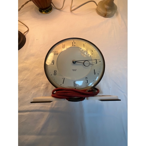 12 - 3 VINTAGE LAMPS TO INCLUDE ART DECO WALL LAMP AND A DECO SMITHS ELECTRIC CLOCK - TALLEST H19