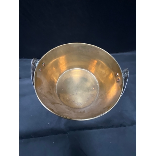 14 - LARGE VICTORIAN JAM PAN H7